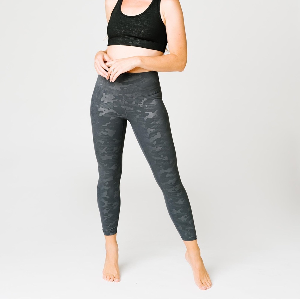 Zyia Active Gray Battleship Camo Luxe Hi-Rise 7/8 24"